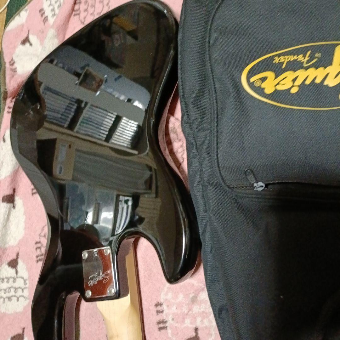 Squier J-Bass ブラック ギグバッグ付き