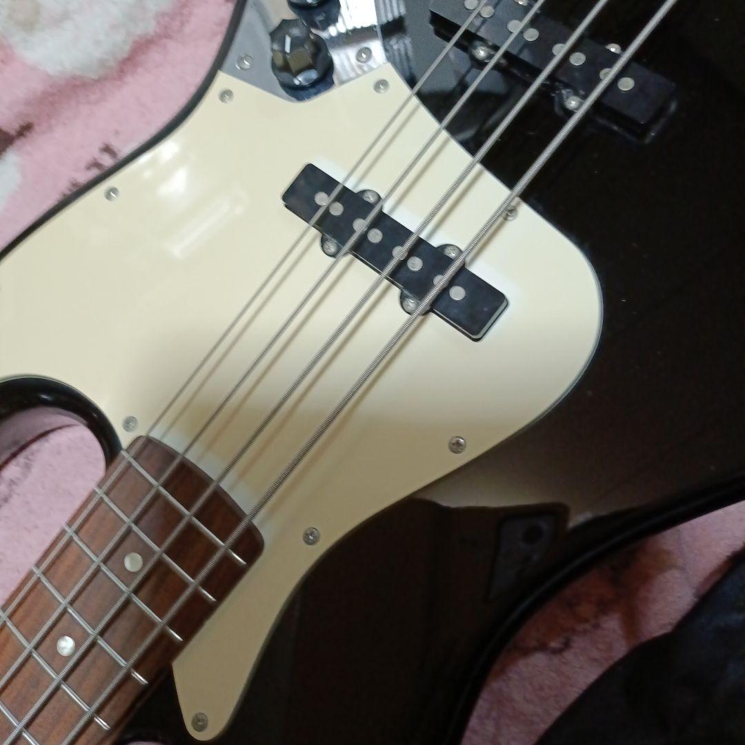 Squier J-Bass ブラック ギグバッグ付き