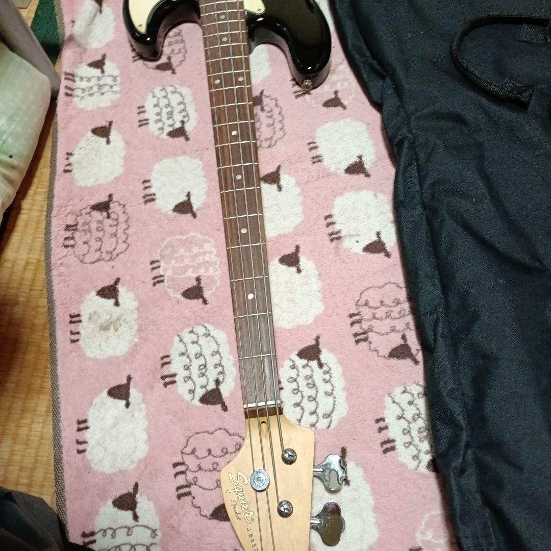 Squier J-Bass ブラック ギグバッグ付き