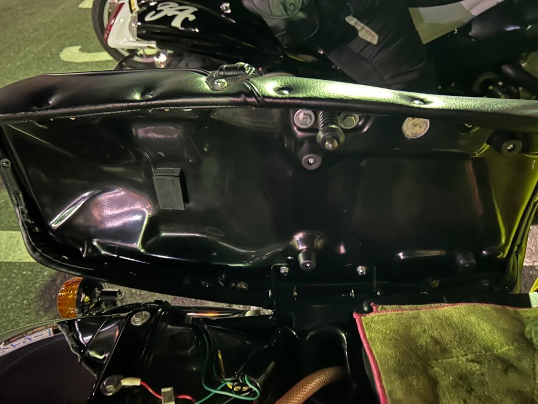 cb400f 旧ヨンフォア　398.408 アゲイン製　純正柄　タックロール