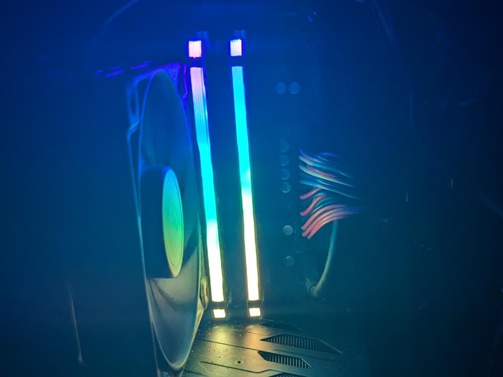 メモリー CORSAIR VENGEANCE RGB PRO DDR4 32GB