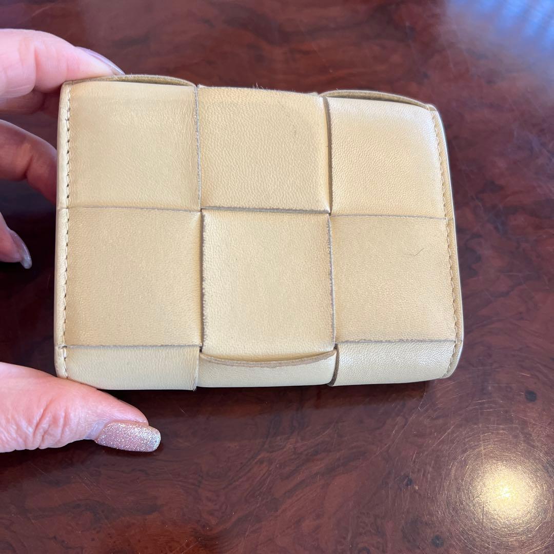Bottega Veneta 三つ折り財布 ベージュ