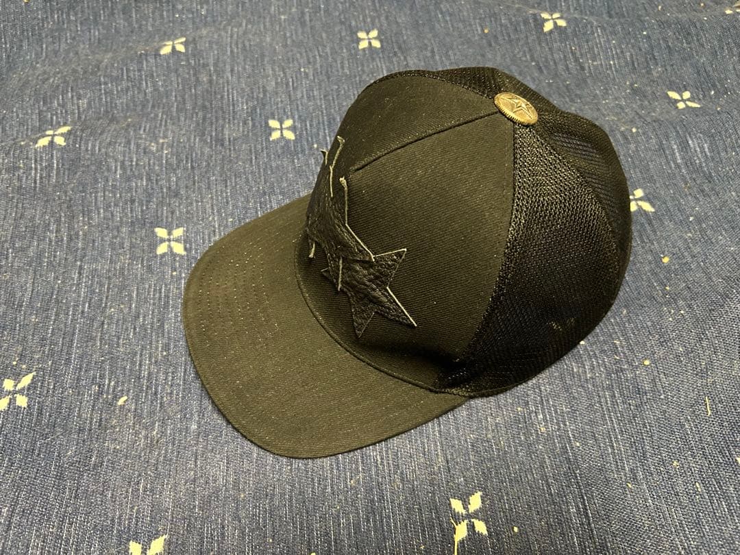 （即完売商品）1PIU1UGUALE3×CODY SANDERSON キャップ