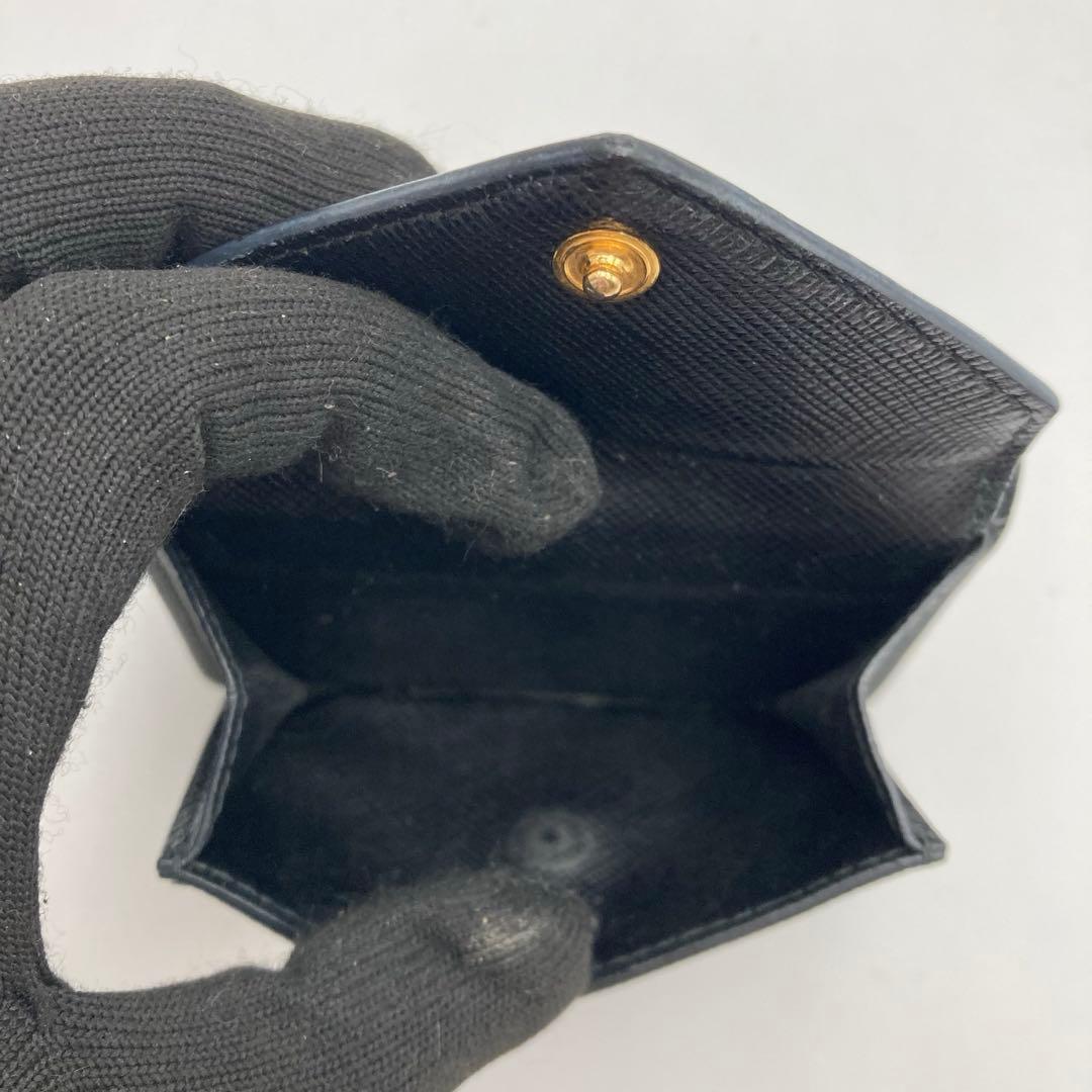 【美品】プラダ 三つ折り財布 サフィアーノ メタルロゴ 小銭入れ付／