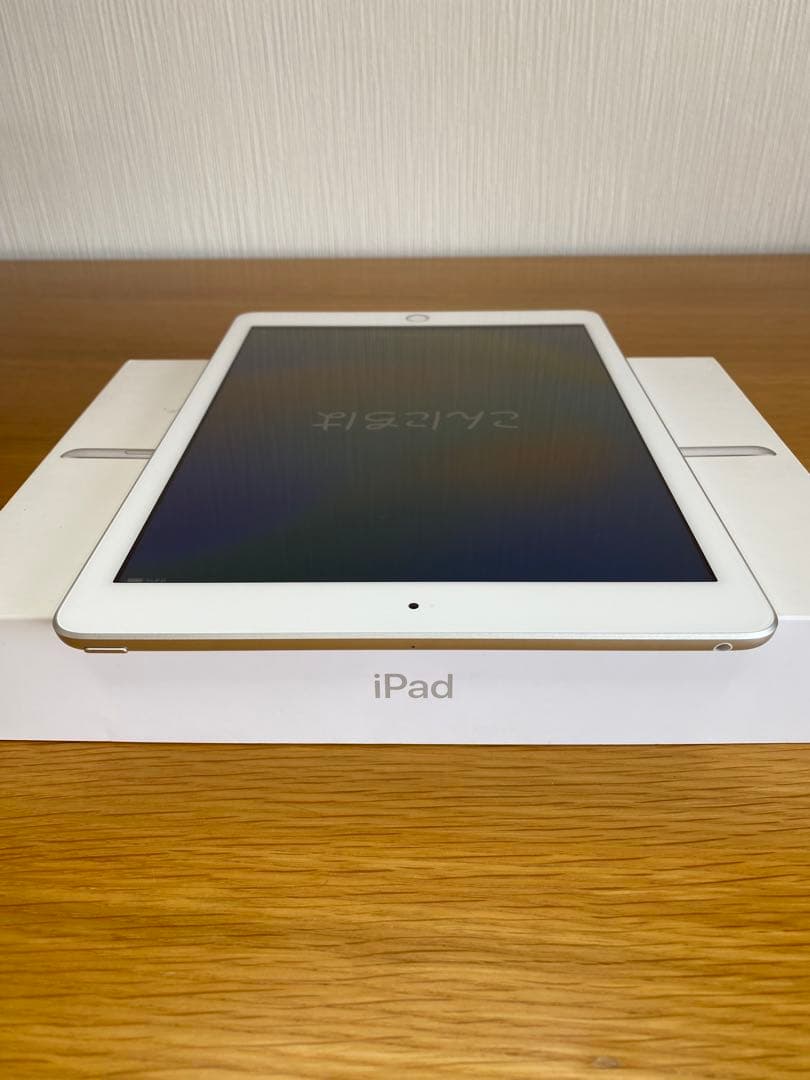 iPad 第5世代 128GB未使用に近い　充電23回　iPad本体　タブレット