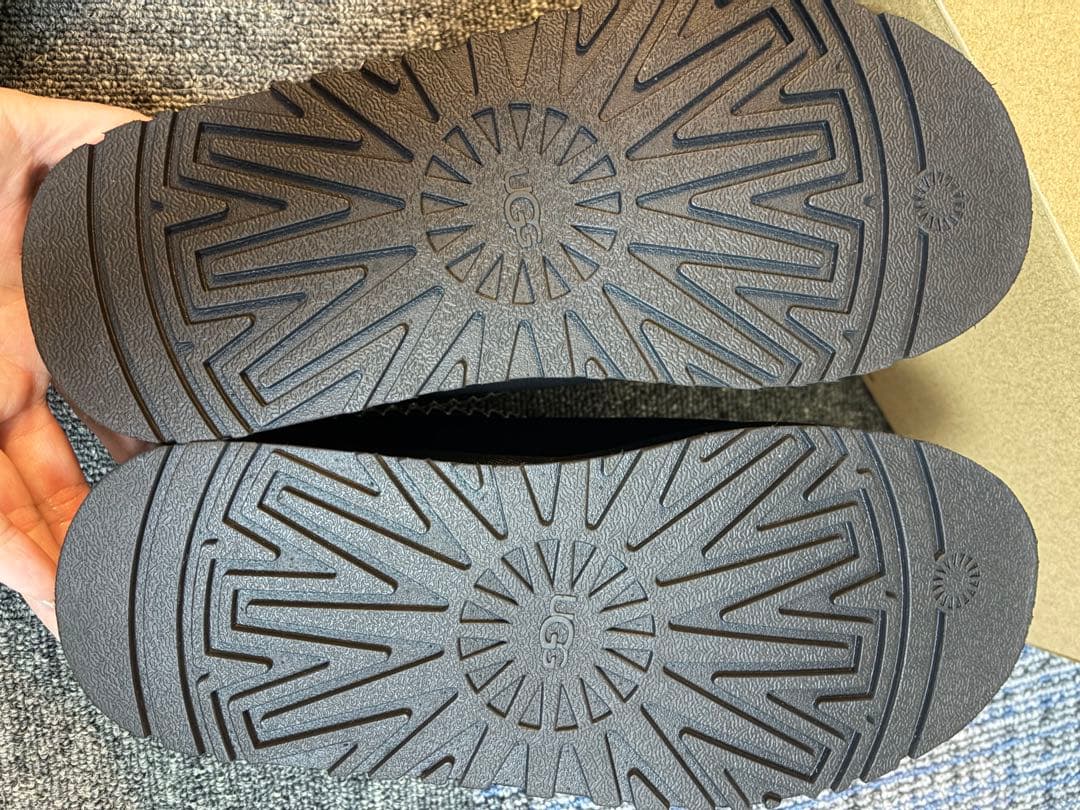 UGG Tazz II ブラック 7 (38)