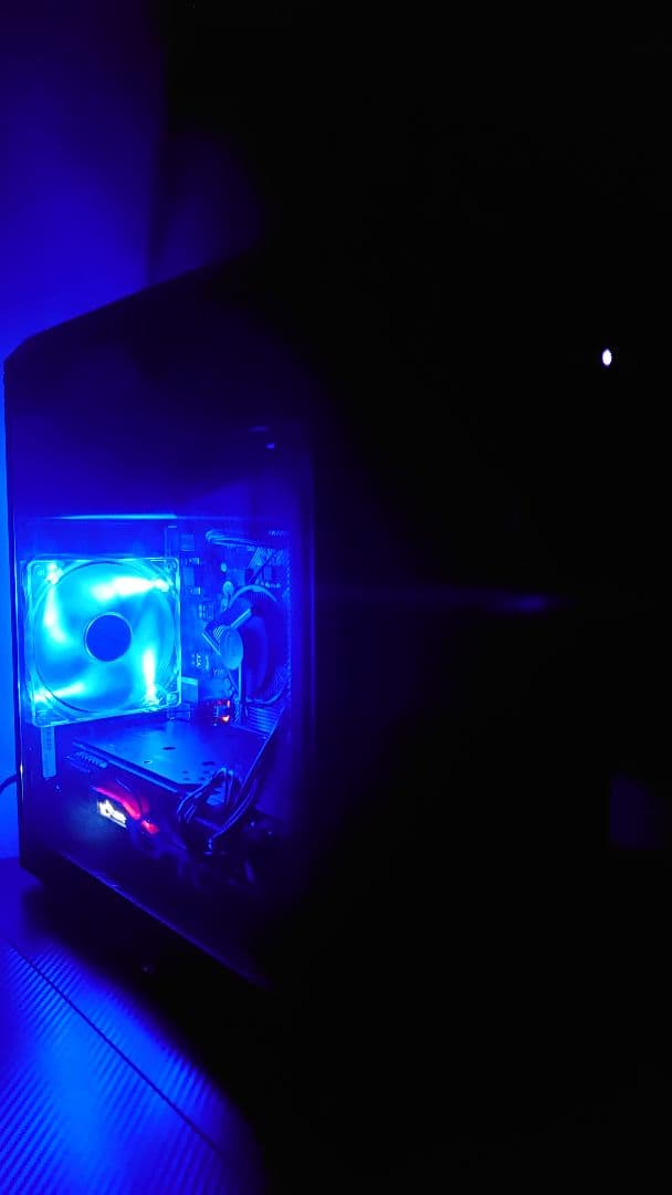 たりゅう i3 R9 390X 16GB 512GB 144hz