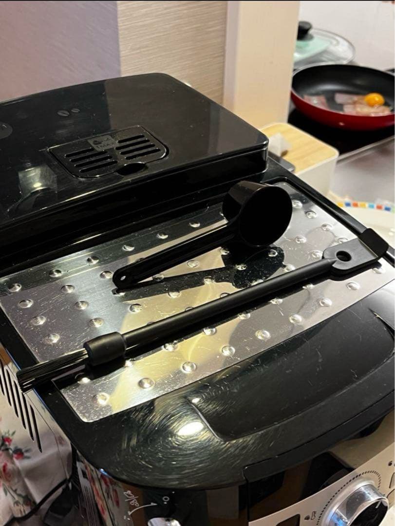 De'Longhi Magnifica エスプレッソマシン 黒