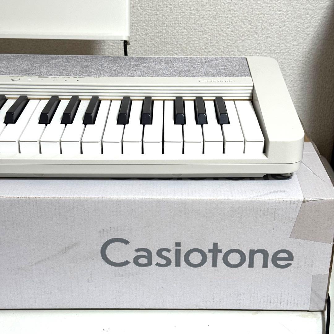 ぷ*ん様 25年製 カシオ CASIO キーボード 61鍵盤 CT-S1 WE