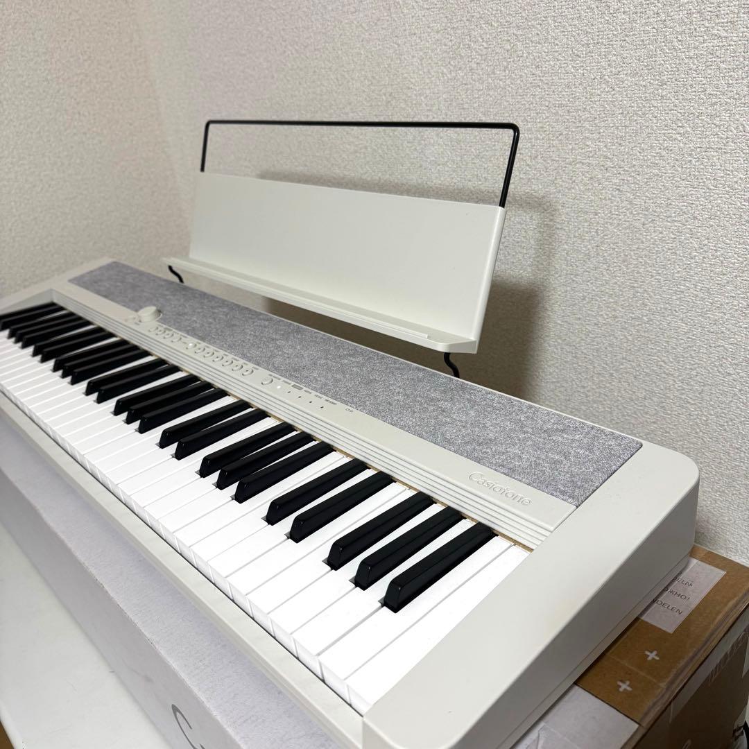 ぷ*ん様 25年製 カシオ CASIO キーボード 61鍵盤 CT-S1 WE