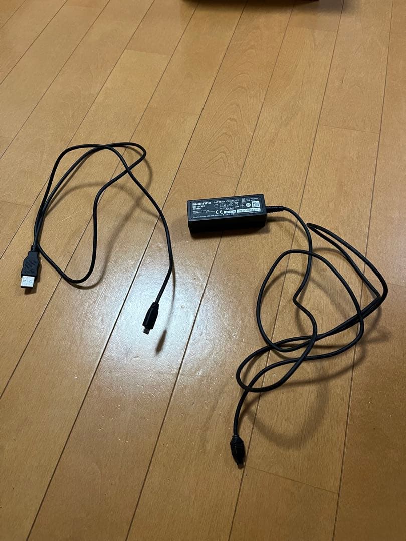 シマノDi2充電器 ケーブル付属　ビルトインタイプ用 SM-BCR2