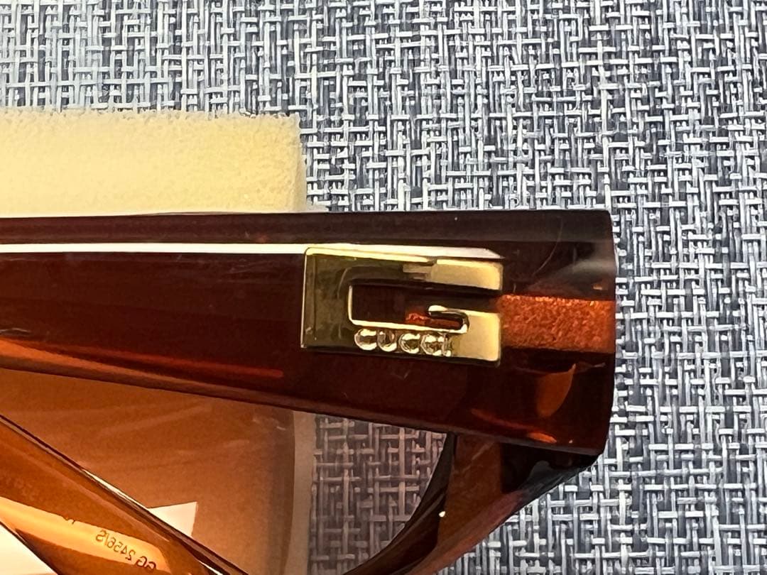 GUCCI 付属ケース付き