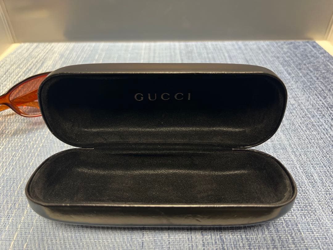 GUCCI 付属ケース付き