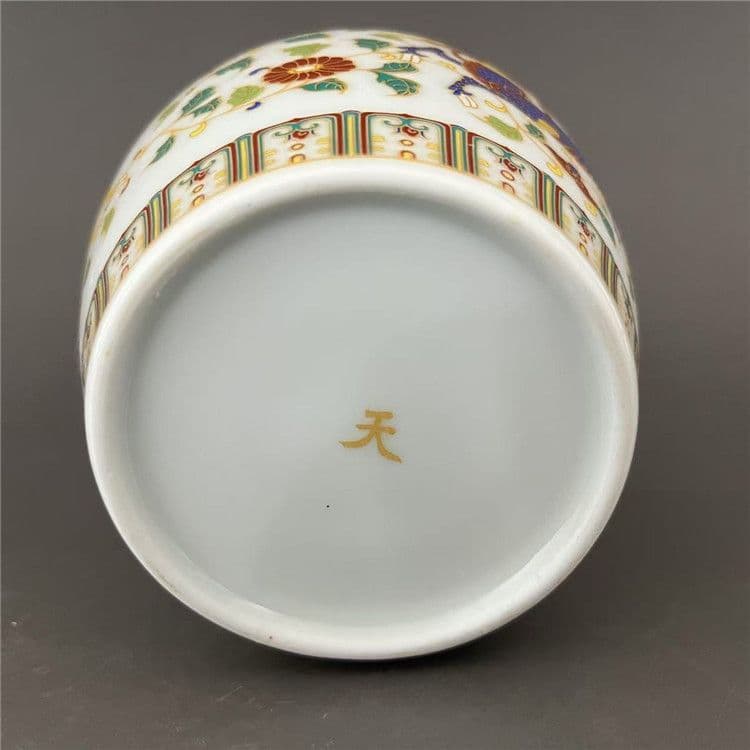 闘彩麒麟紋茶筒 景徳鎮 陶磁器 装飾品 現代工芸品 美術品 置物