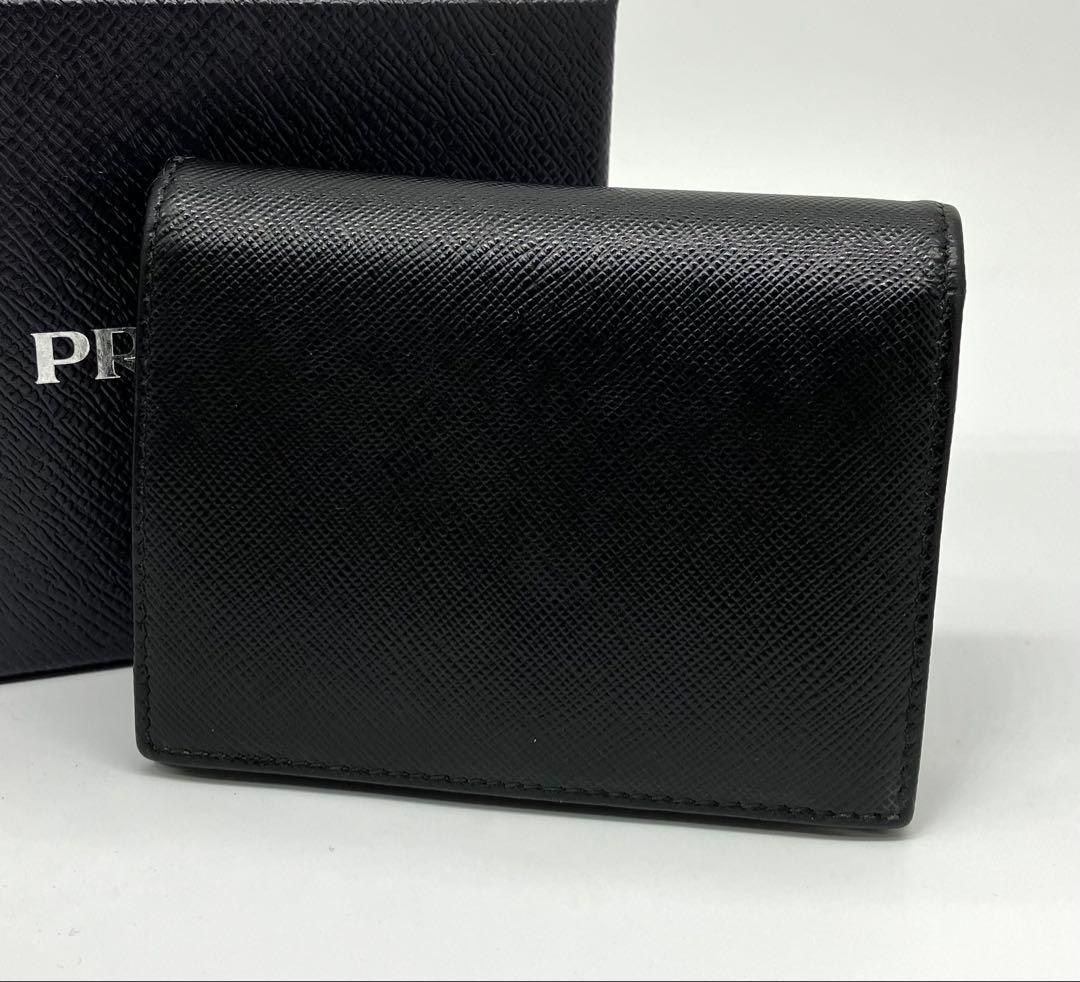 ⭐️ 新型 美品 プラダ サフィアーノ メタル コンパクト 折り財布 ブラック