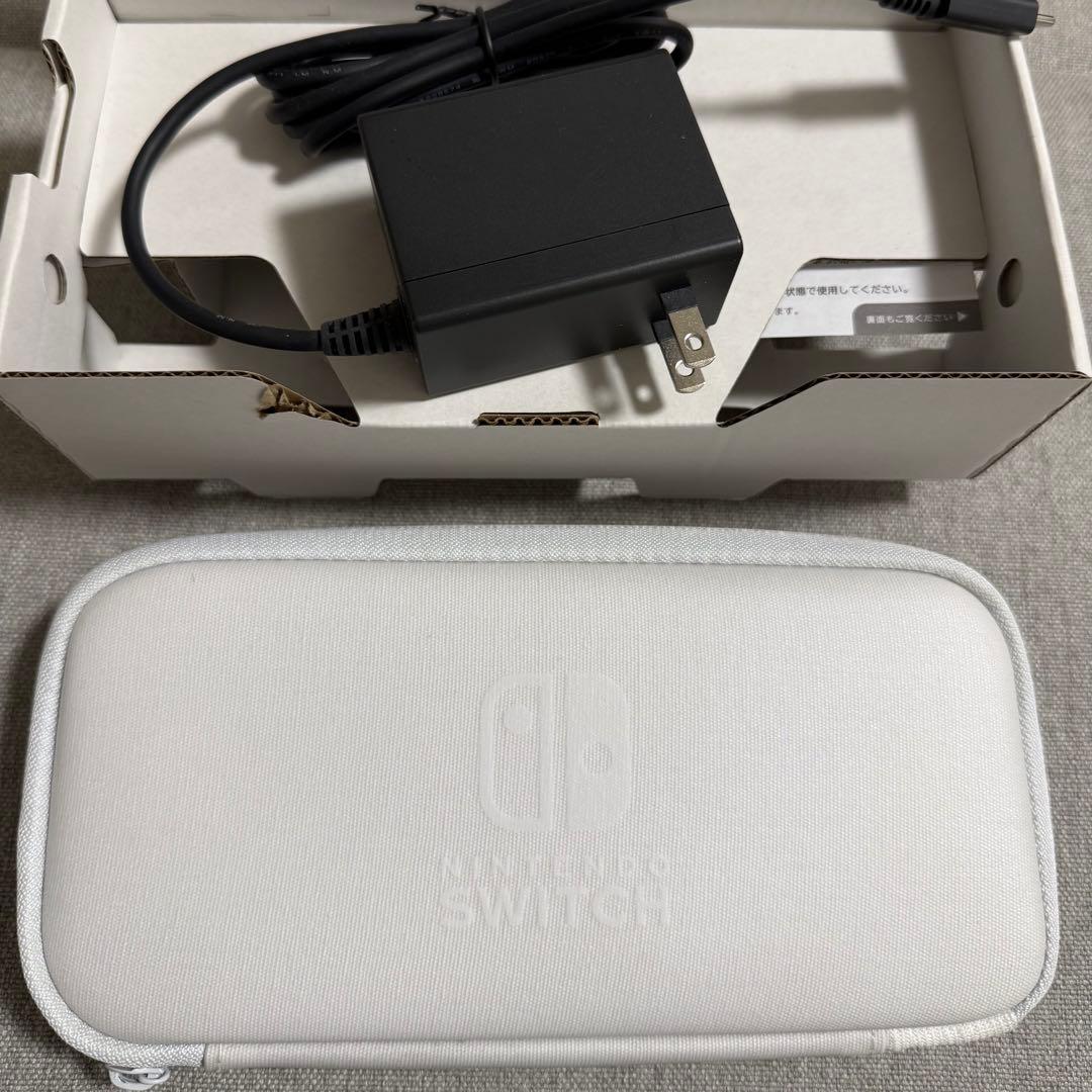 Nintendo Switch Lite コーラル色 専用ケース付き