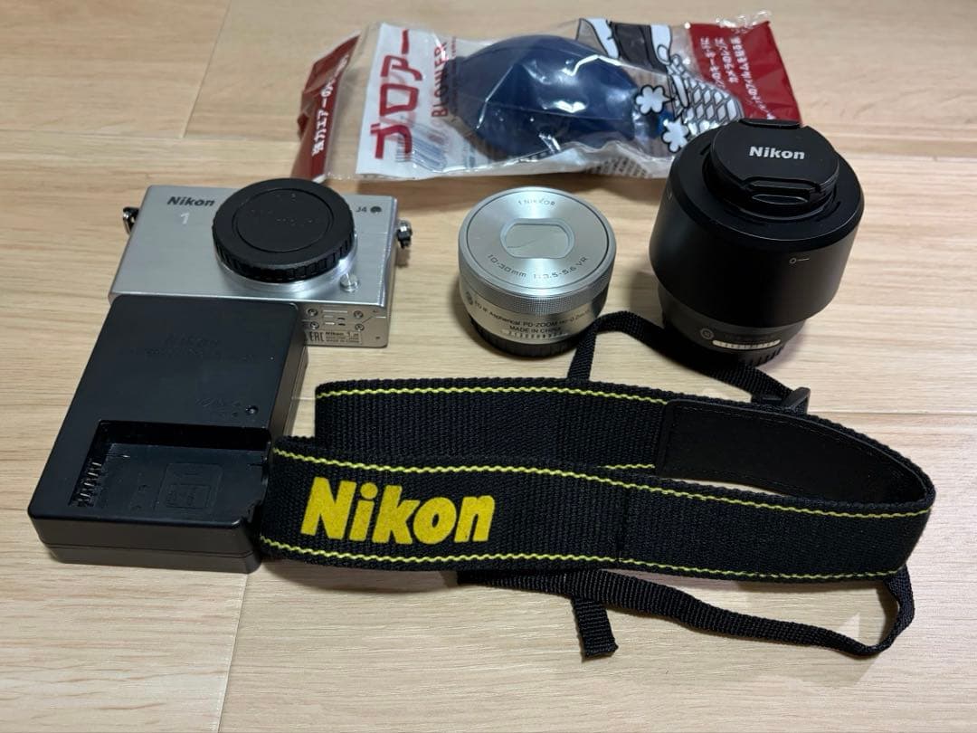 Nikon J4 ミラーレスカメラ シルバー