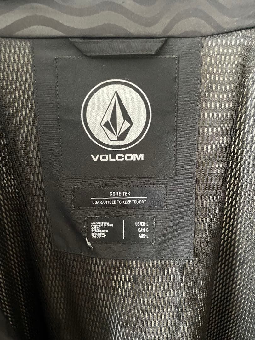 VOLCOM GORE-TEX フード付きジャケット ブラック　Ｌサイズ