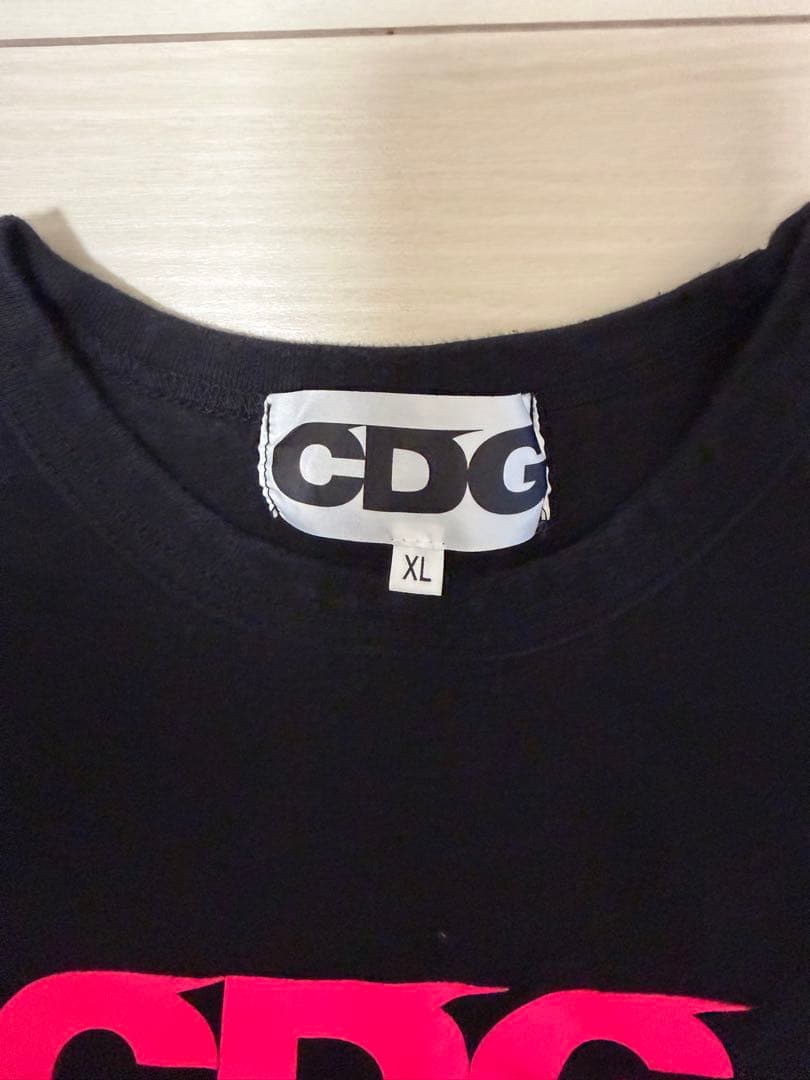 CDG コムデギャルソン ピンクロゴ Tシャツ 黒 XL