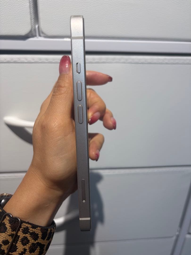 iPhone13本体　128G