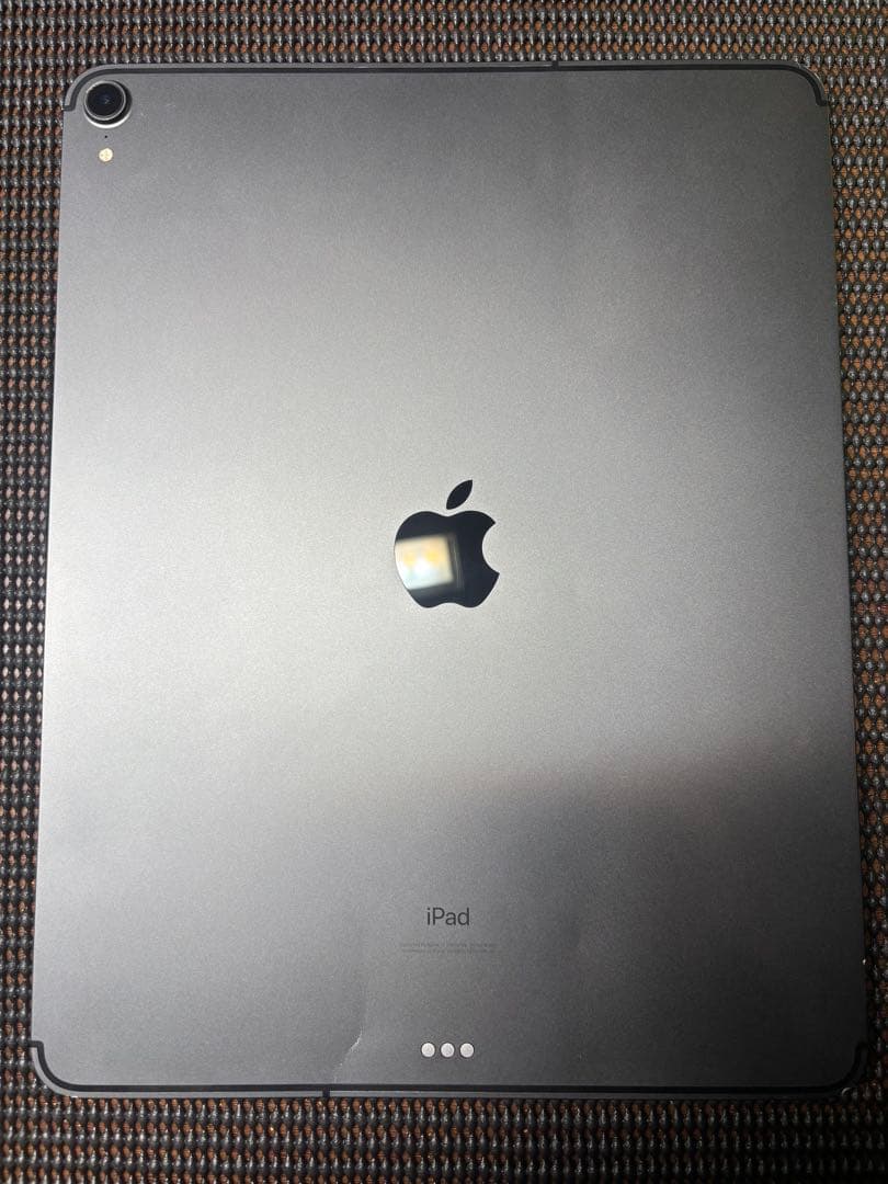 Apple iPad Pro 12.9インチ　第三世代　スマートキーボード付