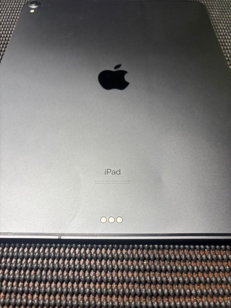 Apple iPad Pro 12.9インチ　第三世代　スマートキーボード付