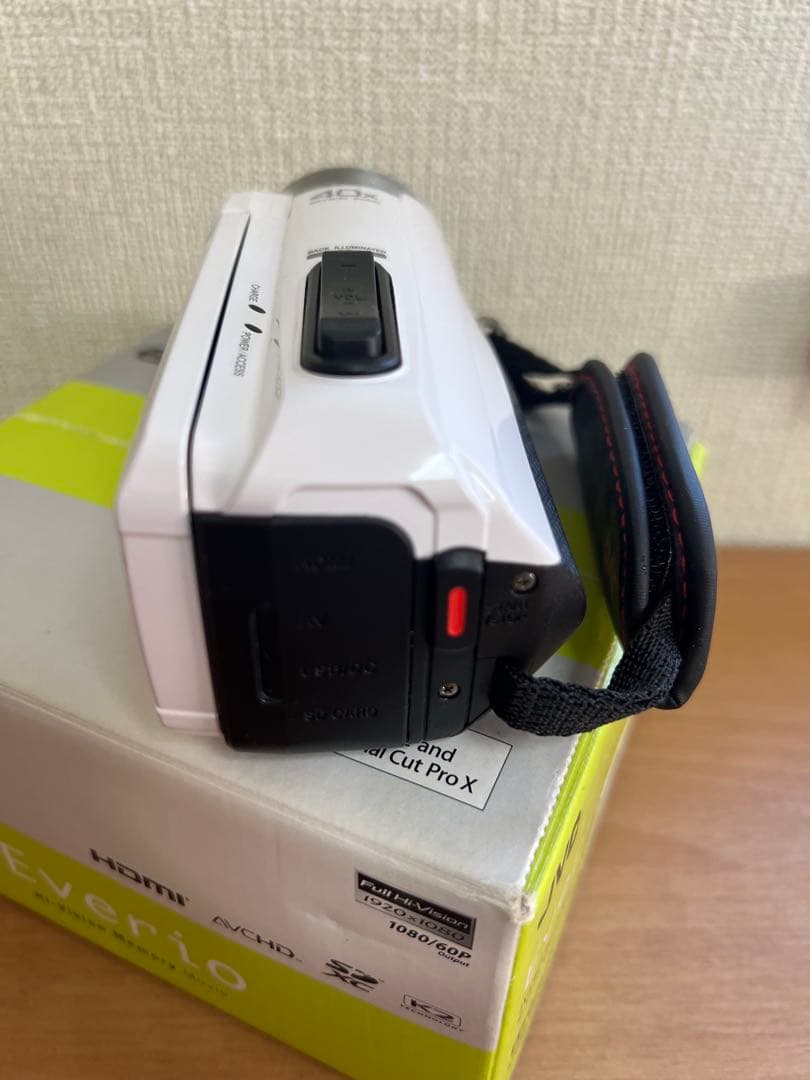 ビデオカメラ JVC WATER PROOF GZ-B800