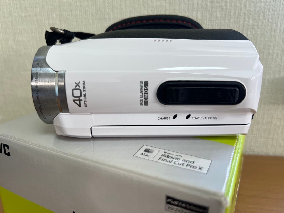 ビデオカメラ JVC WATER PROOF GZ-B800