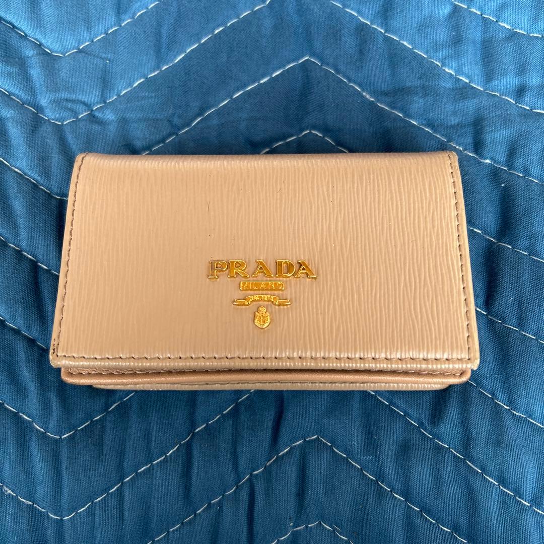 s*n様 PRADA ベージュ レザー 名刺入れ