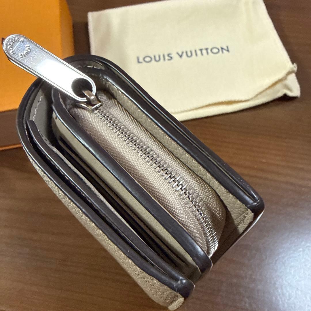 ルイ・ヴィトン二つ折り財布
