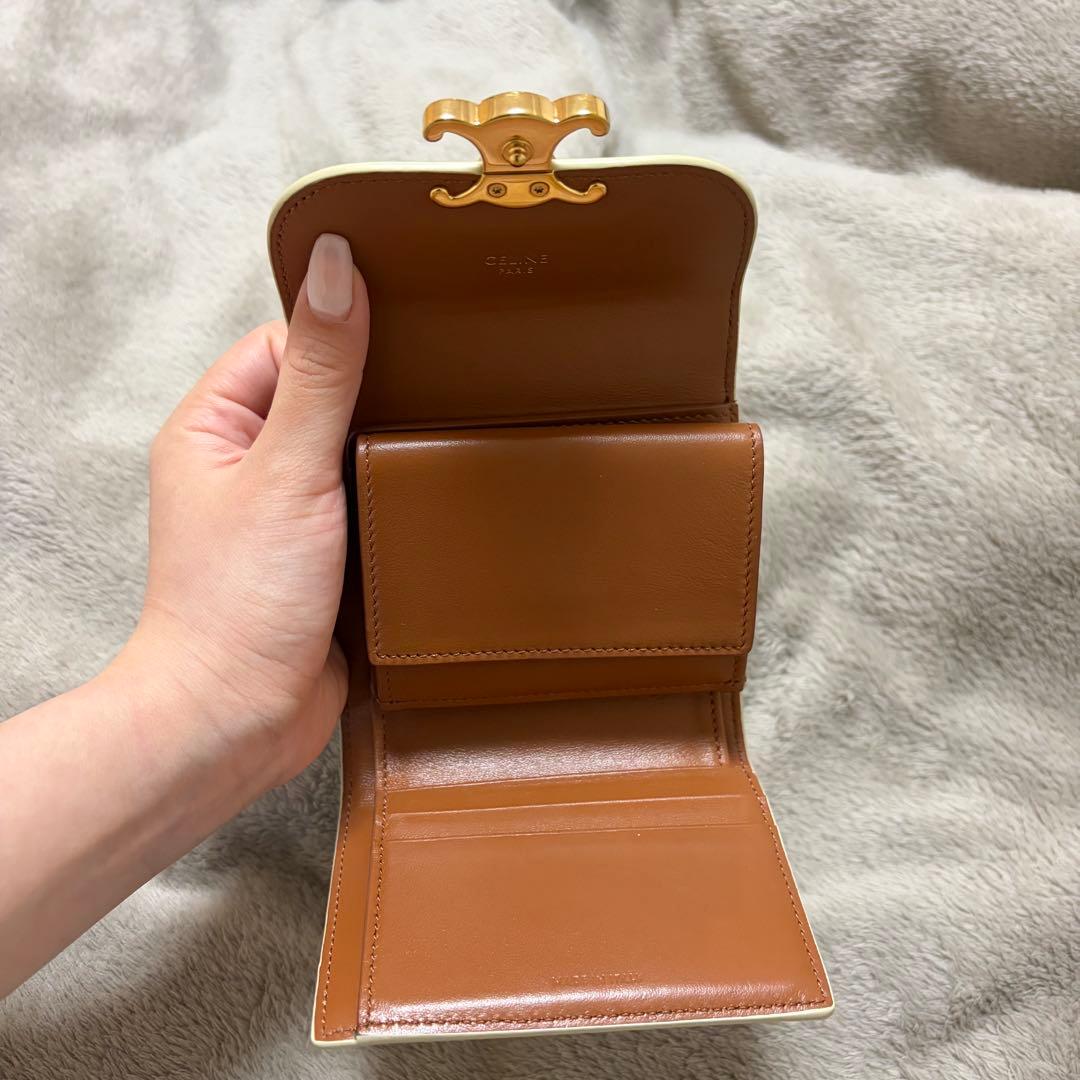 【セリーヌ】ベージュロゴ入り 三つ折り財布