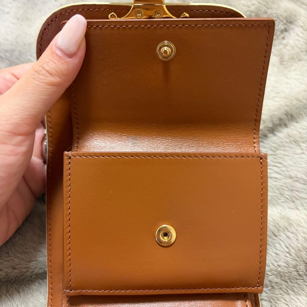 【セリーヌ】ベージュロゴ入り 三つ折り財布