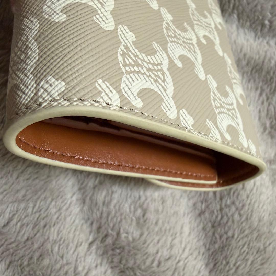 【セリーヌ】ベージュロゴ入り 三つ折り財布