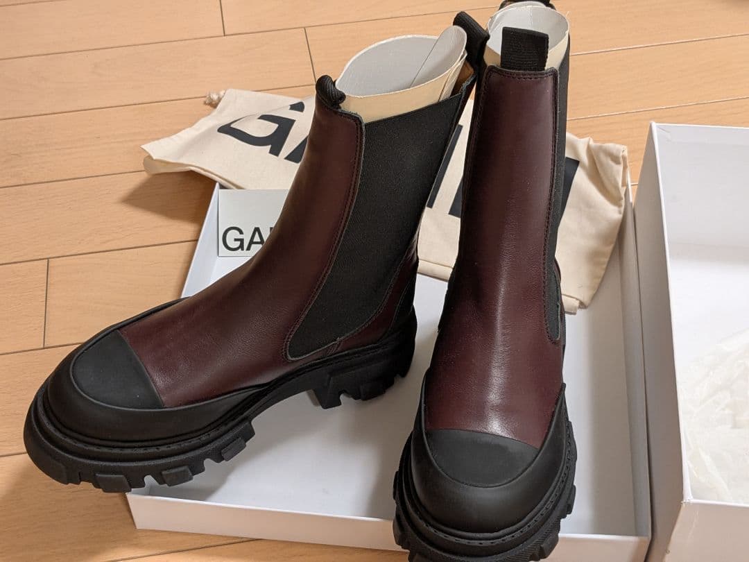 GANNI　サイドゴアチェルシーブーツ