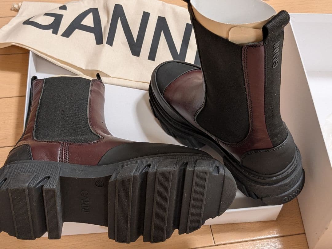 GANNI　サイドゴアチェルシーブーツ
