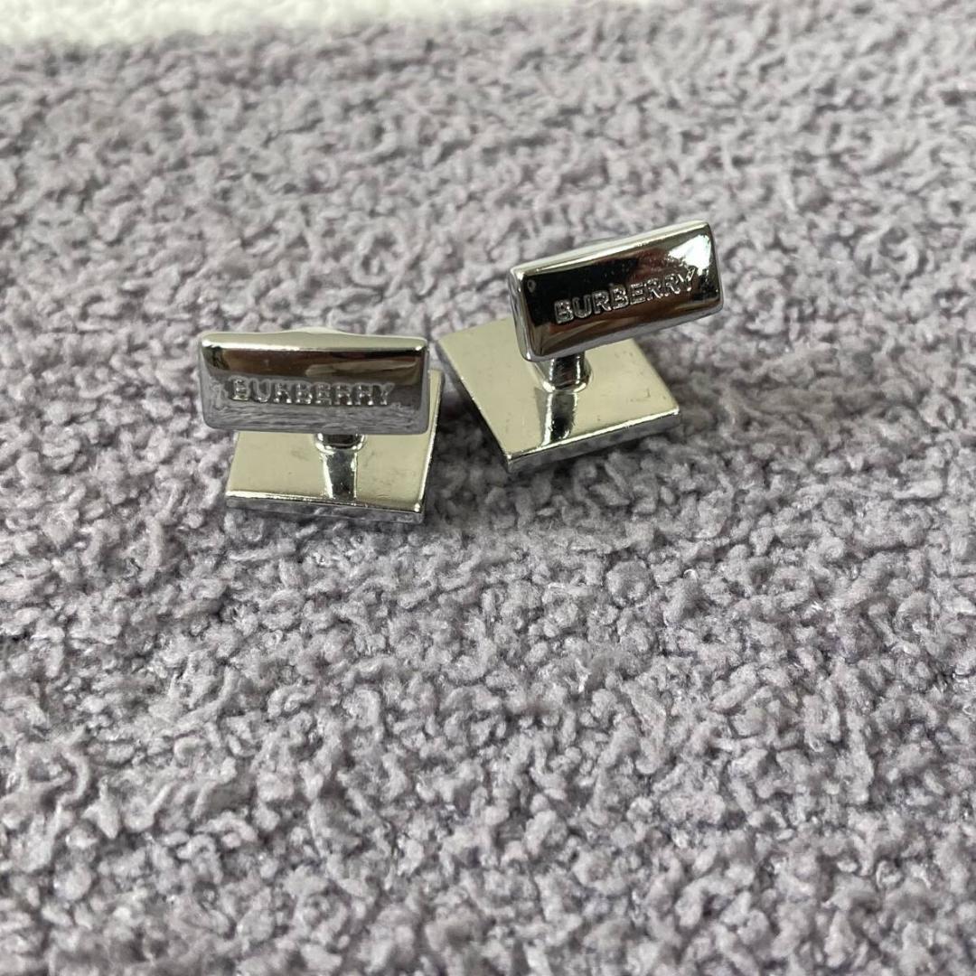 【バーバリー】カフスボタン　Burberry　シルバー バーバリーチェック