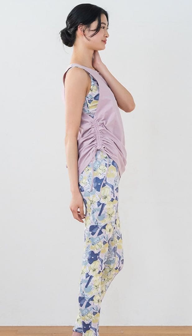 最終値下❣️新品SKALA花柄ブラトップとホワイトシャーリングトップスセット