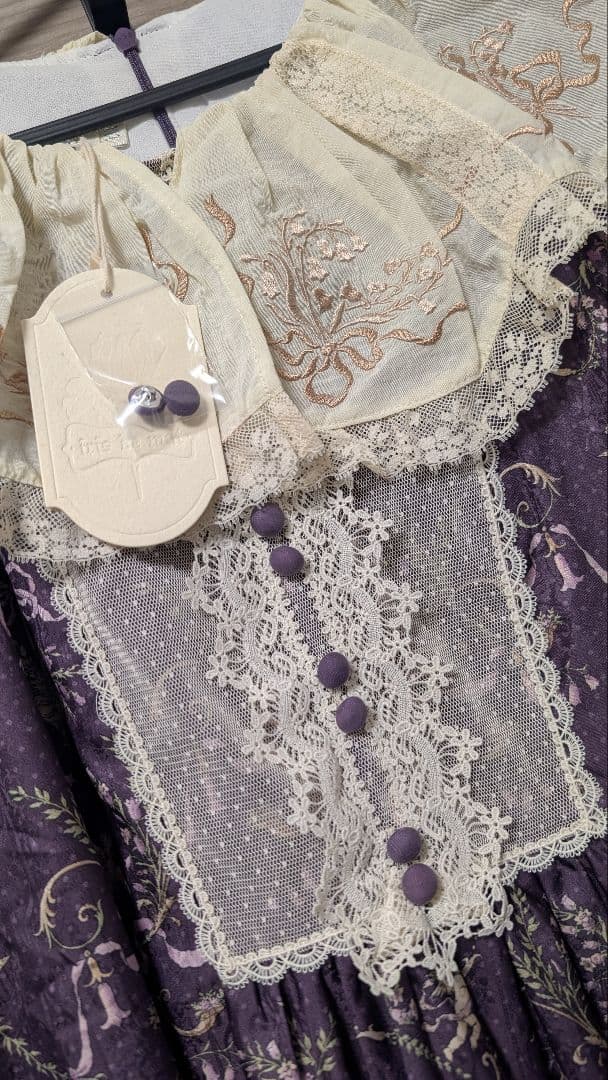 Angel Flower Wall 天使柄アンティーク風刺繍襟ワンピースセット