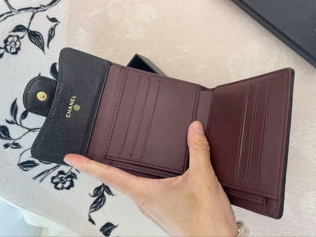 CHANEL 黒 三つ折り財布 キルティング