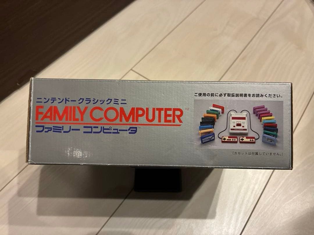 アダプタ付　ニンテンドークラシックミニ ファミリーコンピュータ　すぐに遊べる