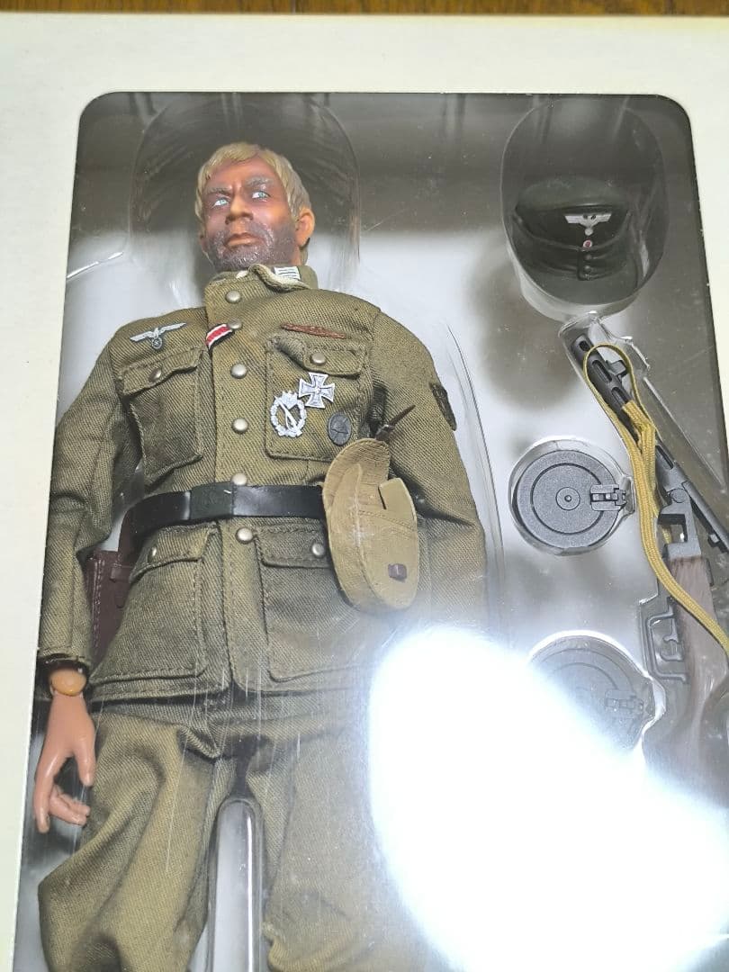 ドラゴン社　WWII ドイツ国防軍曹長シュタイナー
