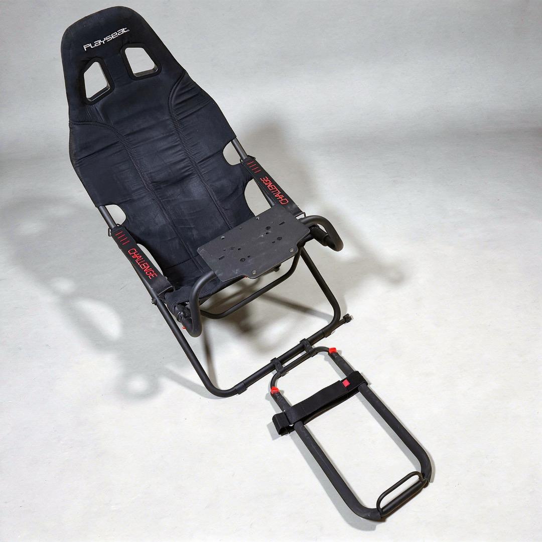 Playseat Challenge （折り畳み式レースゲーム用シート）