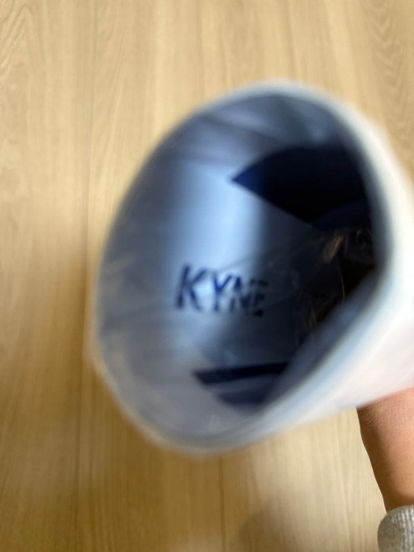 KYNE B2ポスター