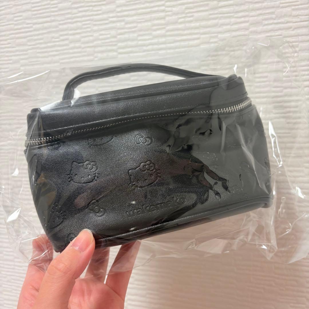 wakemake×ハローキティコラボ　Qoo10限定メイクアップキット