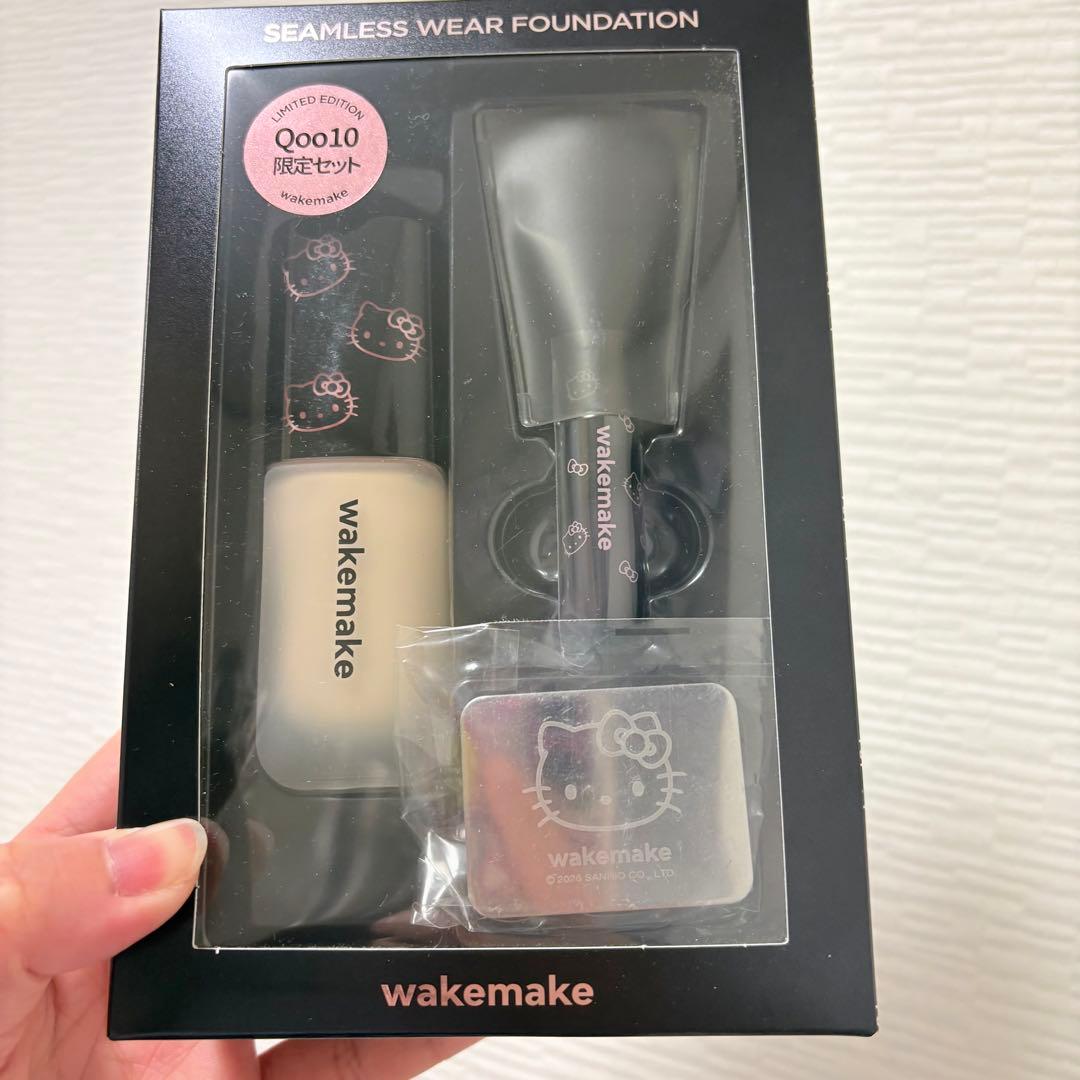 wakemake×ハローキティコラボ　Qoo10限定メイクアップキット