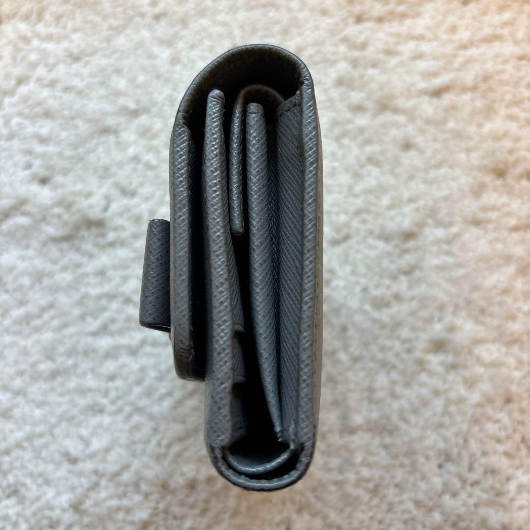 プラダ　PRADA♡3つ折り財布　グレー　サフィアーノレザー