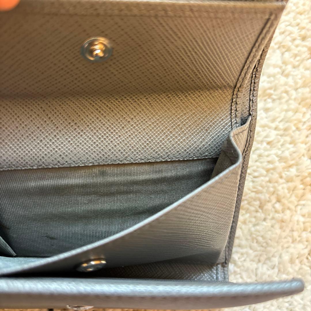 プラダ　PRADA♡3つ折り財布　グレー　サフィアーノレザー
