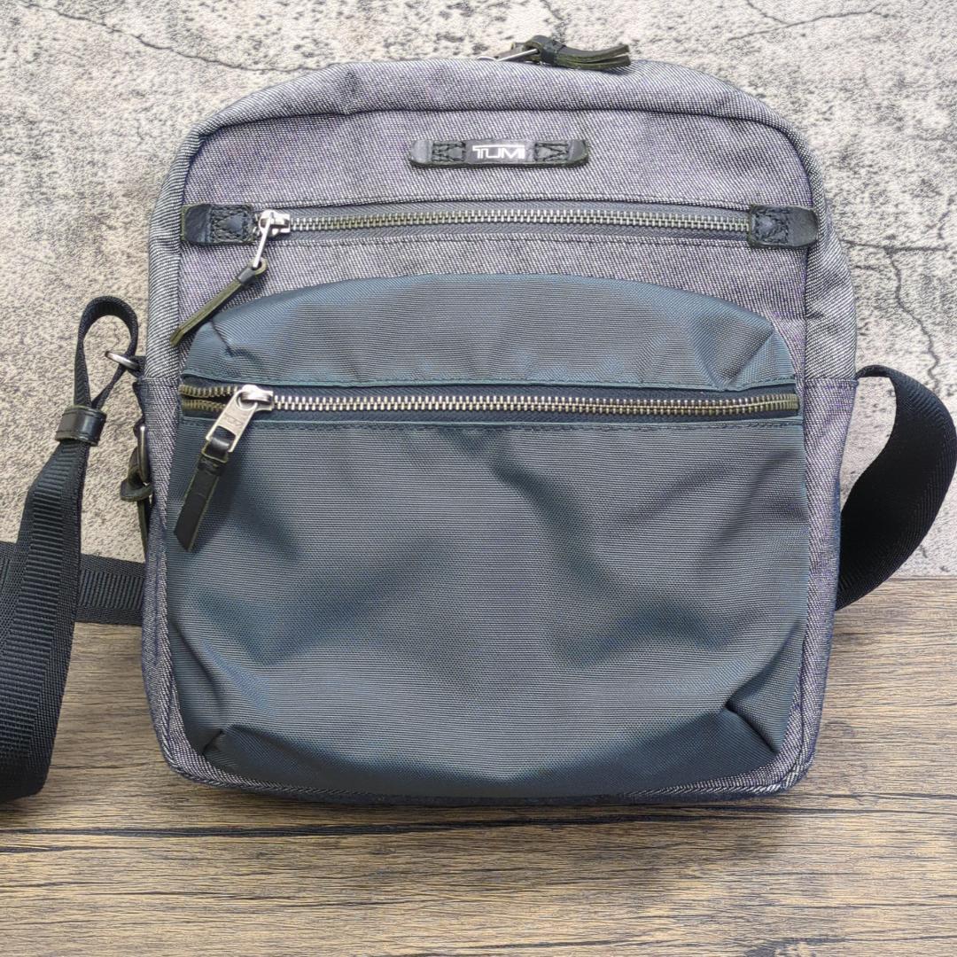 TUMI メッセンジャーバッグ