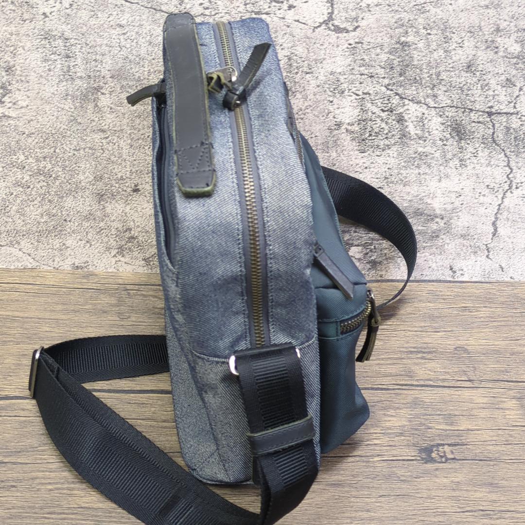 TUMI メッセンジャーバッグ