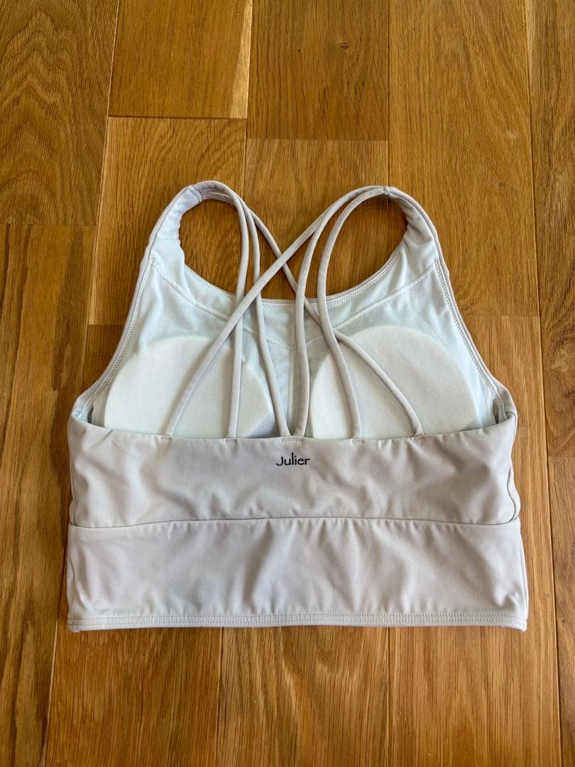 《Julier ジュリエ》YOGA FITショートトップス / パット付き